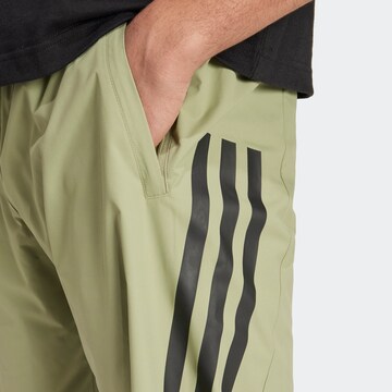 ADIDAS SPORTSWEAR Tapered Sporthose in Grün