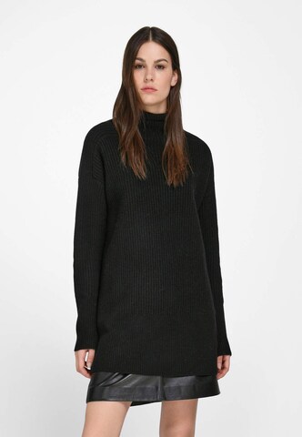 Pull-over include en noir : devant