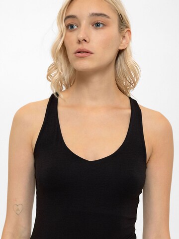 Anou Anou T-shirt i svart