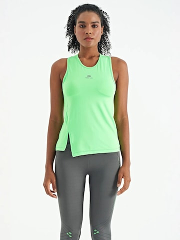 Top sportivo di Tommy Life in verde: frontale