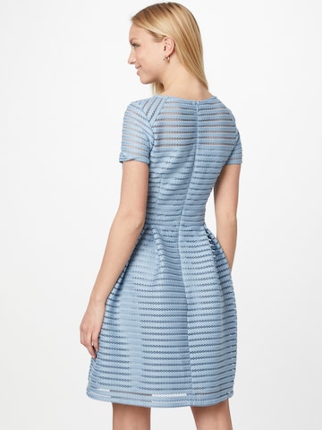 Robe de cocktail SWING en bleu