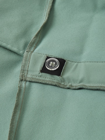 Salopetă 'Varjelu' de la Reima pe verde