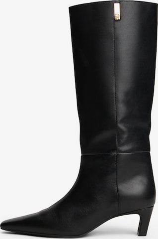 Cizme de la TOMMY HILFIGER pe negru: față