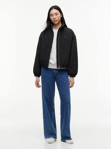 Tommy Jeans Преходно яке в черно