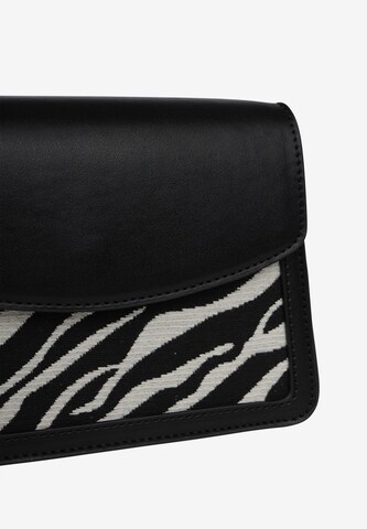 faina Crossbody Bag in Black