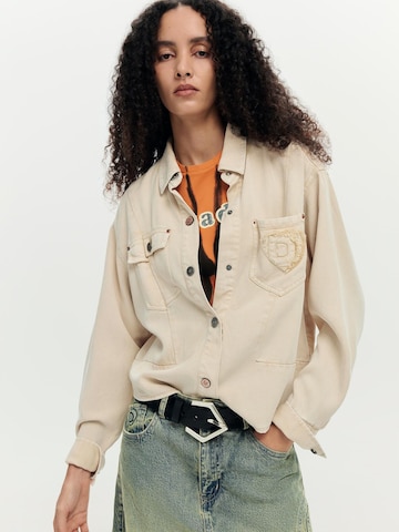 DesigualPrijelazna jakna - bež boja: prednji dio