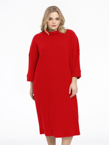 Yoek Dress in Red: front