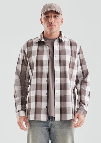 QS Regular Fit Hemd in Braun: Vorderseite