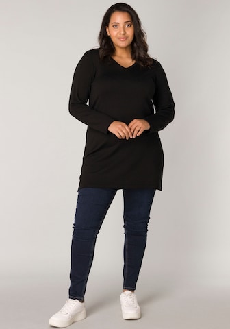 BASE LEVEL CURVY Pullover in Schwarz