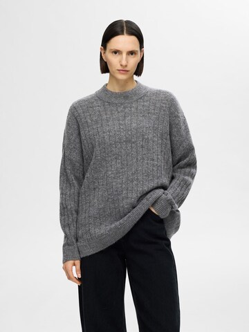 SELECTED FEMME Neulepaita 'Maline' värissä harmaa: etupuoli