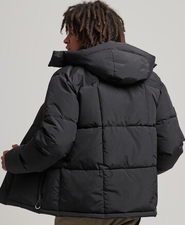 Superdry Winterjacke in Schwarz