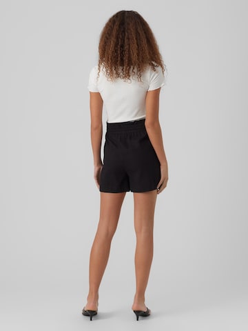 VERO MODA Regular Shorts 'Mymilo' in Schwarz