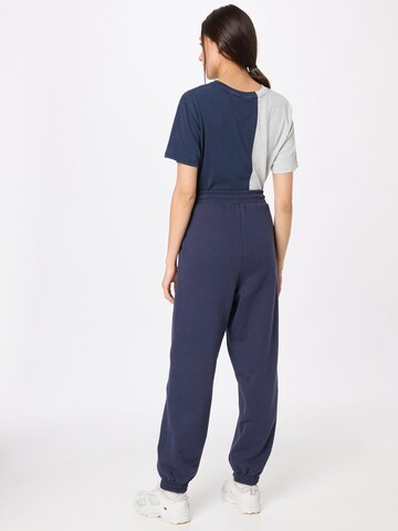 Tommy Jeans Tapered Hose in Blau