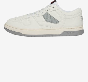 Superdry Sneakers laag in Wit: voorkant