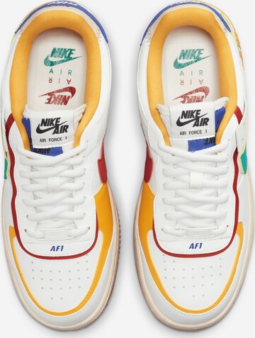 Nike Sportswear Matalavartiset tennarit 'AF1 SHADOW' värissä valkoinen