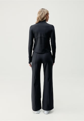 Born Living Yoga Shirt 'Leya' in Schwarz