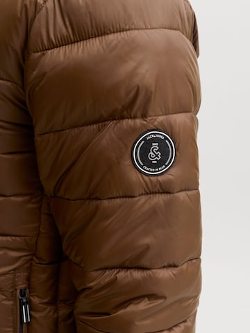 JACK & JONES Overgangsjakke 'JJEKingsley' i brun