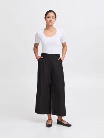 Wide leg Pantaloni con pieghe 'DORTHEA' di ICHI in nero