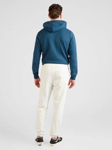 Tapered Pantaloni de la QS pe alb