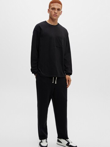 Tricou de la Pull&Bear pe negru