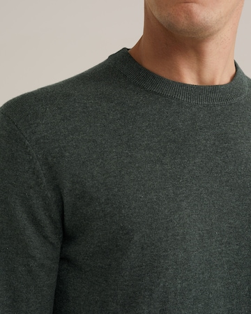 WE Fashion Sweater in Green