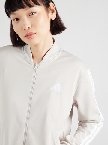 ADIDAS SPORTSWEAR Träningsdräkt 'Essentials' i grå