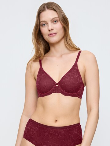 TRIUMPH T-shirt BH ' Amourette Charm ' in Rood: voorkant