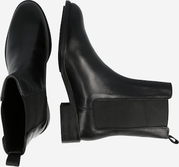 ABOUT YOU Chelsea Boots 'Carlotta' in Schwarz