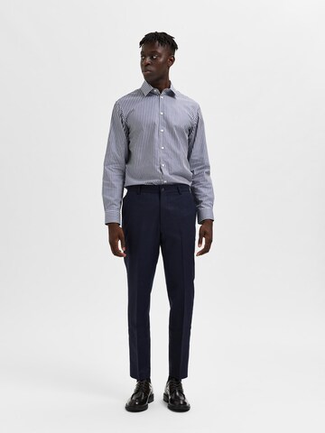 Coupe slim Pantalon à plis SELECTED HOMME en bleu