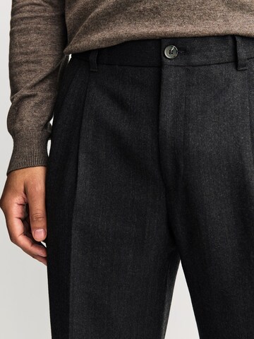 Next Tapered Hose in Braun