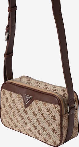 GUESS Skuldertaske 'Vezzola' i beige