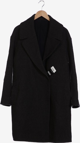 COS Mantel L in Grau: Vorderseite