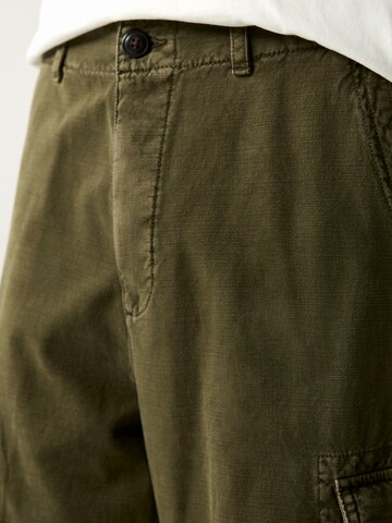 Loosefit Pantalon cargo Pull&Bear en vert