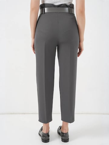 regular Pantaloni con pieghe 'Hose' di Bigdart in grigio