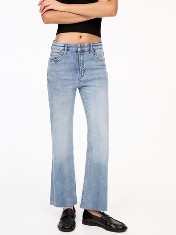 Bootcut Jeans di Pull&Bear in blu: frontale