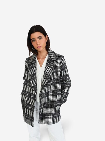 THE-ARE Between-seasons coat in Black: front
