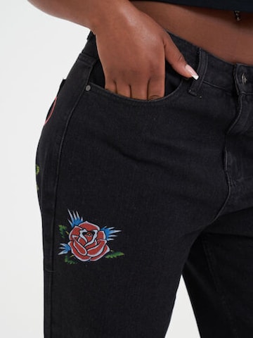 Baggy Jeans 'Blooming Death' di Ed Hardy in nero