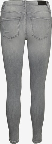 Skinny Jeans 'Tanya' di VERO MODA in grigio