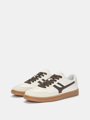 Sneaker bassa di Pull&Bear in beige
