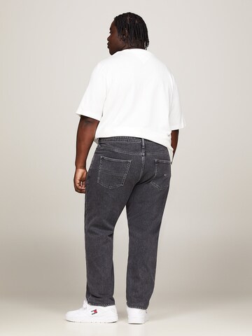 Tommy Jeans Plus Regular Jeans 'Ryan' in Schwarz