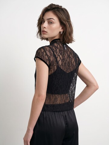 HYPEDROP - Blusa 'Kenzie' en negro