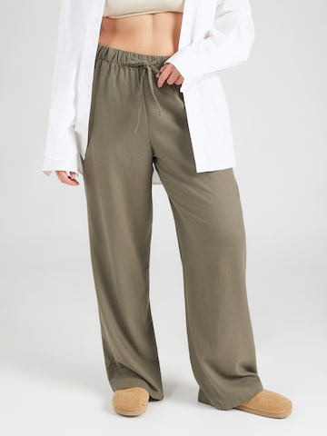 ONLY Carmakoma - Loosefit Pantalón 'CARGOA' en verde: frente