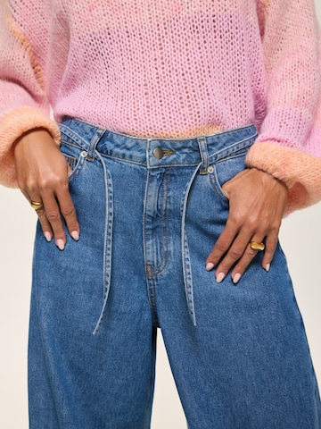 Kamila Šikl Lużny krój Jeansy w kolorze niebieski