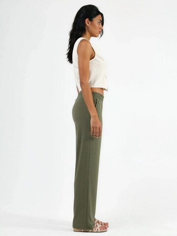 Hiccup Loose fit Trousers in Green