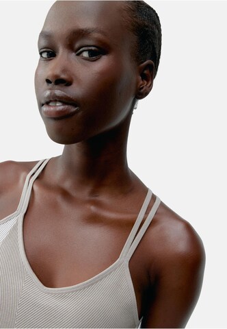Born Living Yoga Sporttop 'Malia' in Beige