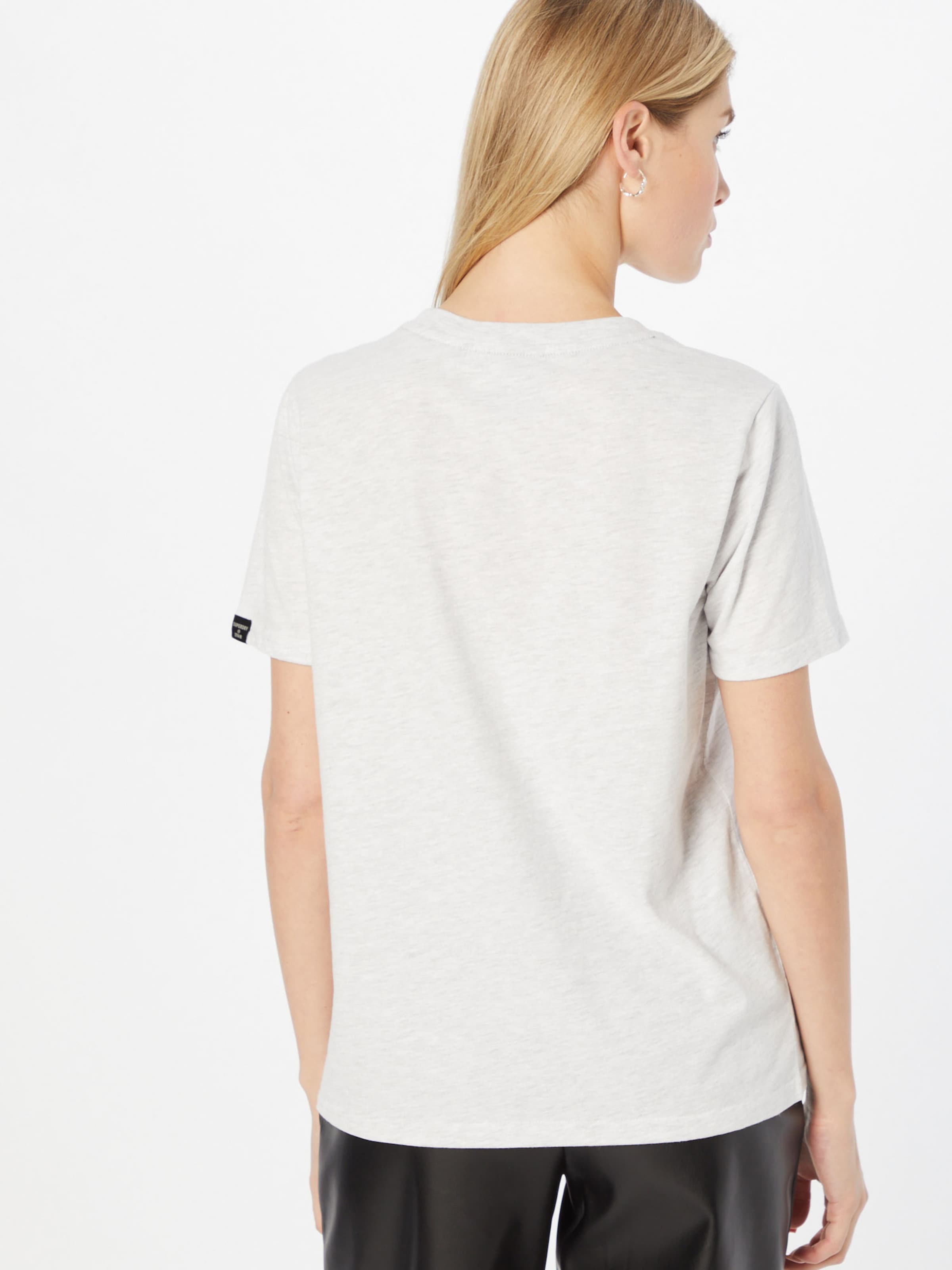 Frauen Shirts & Tops Superdry T-Shirt in Weiß - EA08042