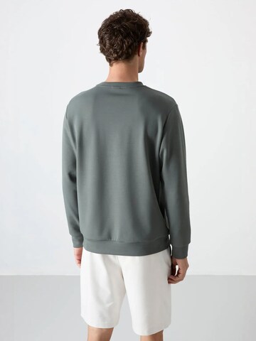Tommy Life Sweatshirt in Grey