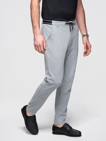Ombre Slimfit Sporthose‌ in Grau