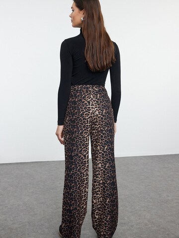 Trendyol Wide Leg Hose in Braun