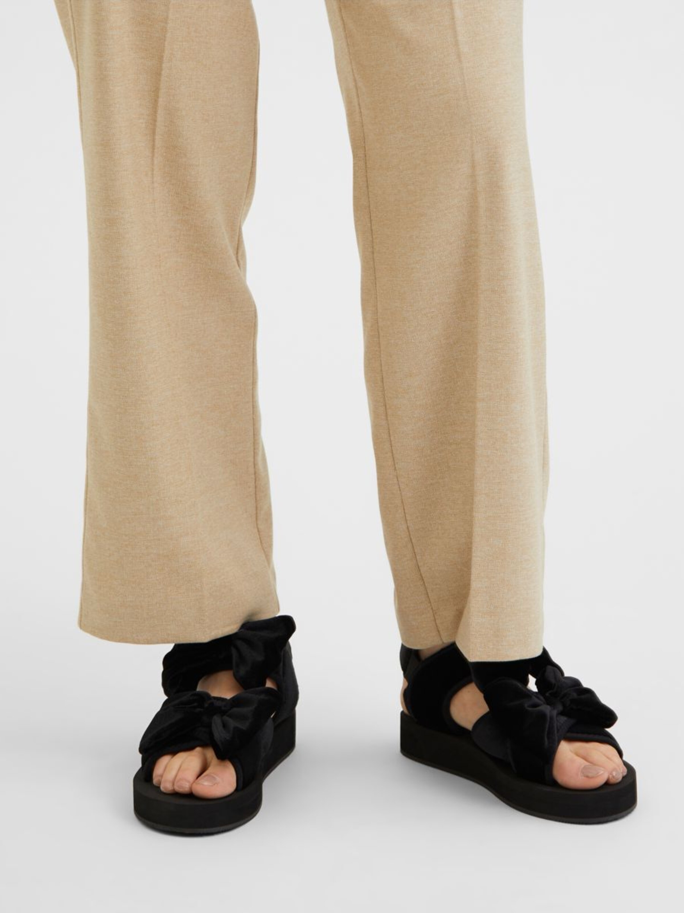 Frauen Sandalen SELECTED FEMME Riemensandale 'Chunky' in Schwarz - SA66177 Frauen Sandalen SELECTED FEMME Riemensandale 'Chunky' in Schwarz - SA66177